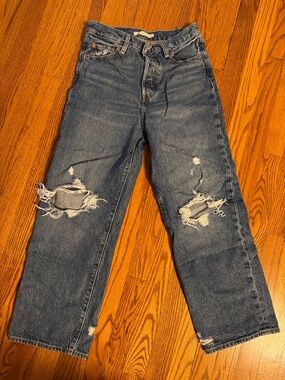 Levi’s Ribcage Straight Ankle Distressed Jeans